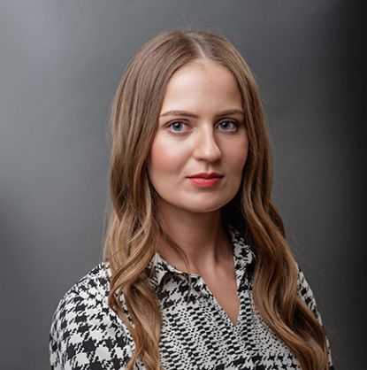 Елена Локай 
